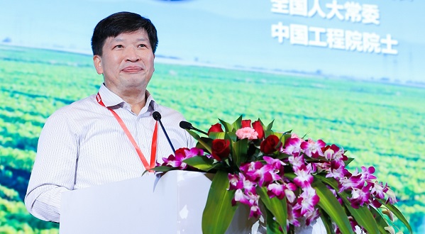 中國科學(xué)技術(shù)協(xié)會(huì)副主席、中國工程院副院長、全國人大常委、中國工程院院士鄧秀新